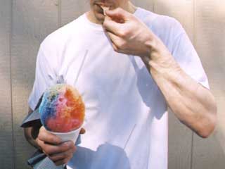 (Eating shave ice)